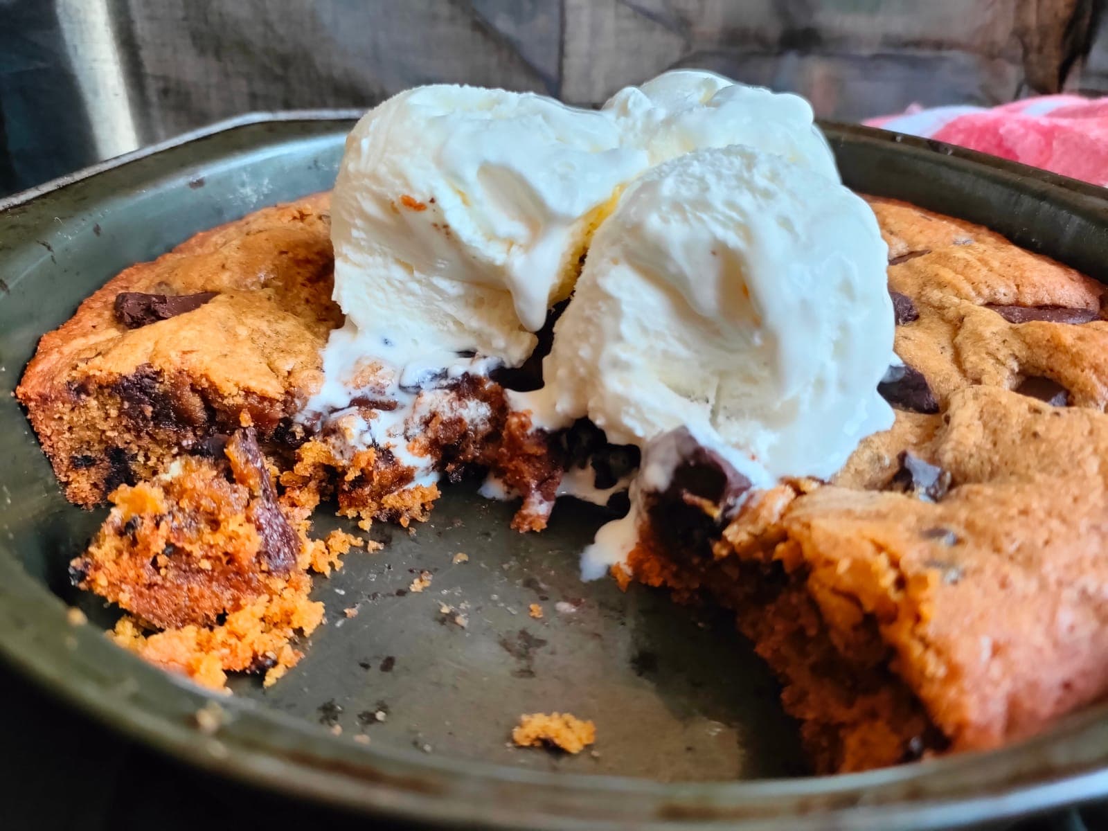 Cookie with ice cream